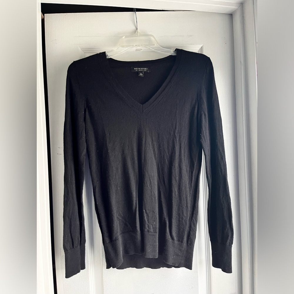 Black Banana Republic light sweater
